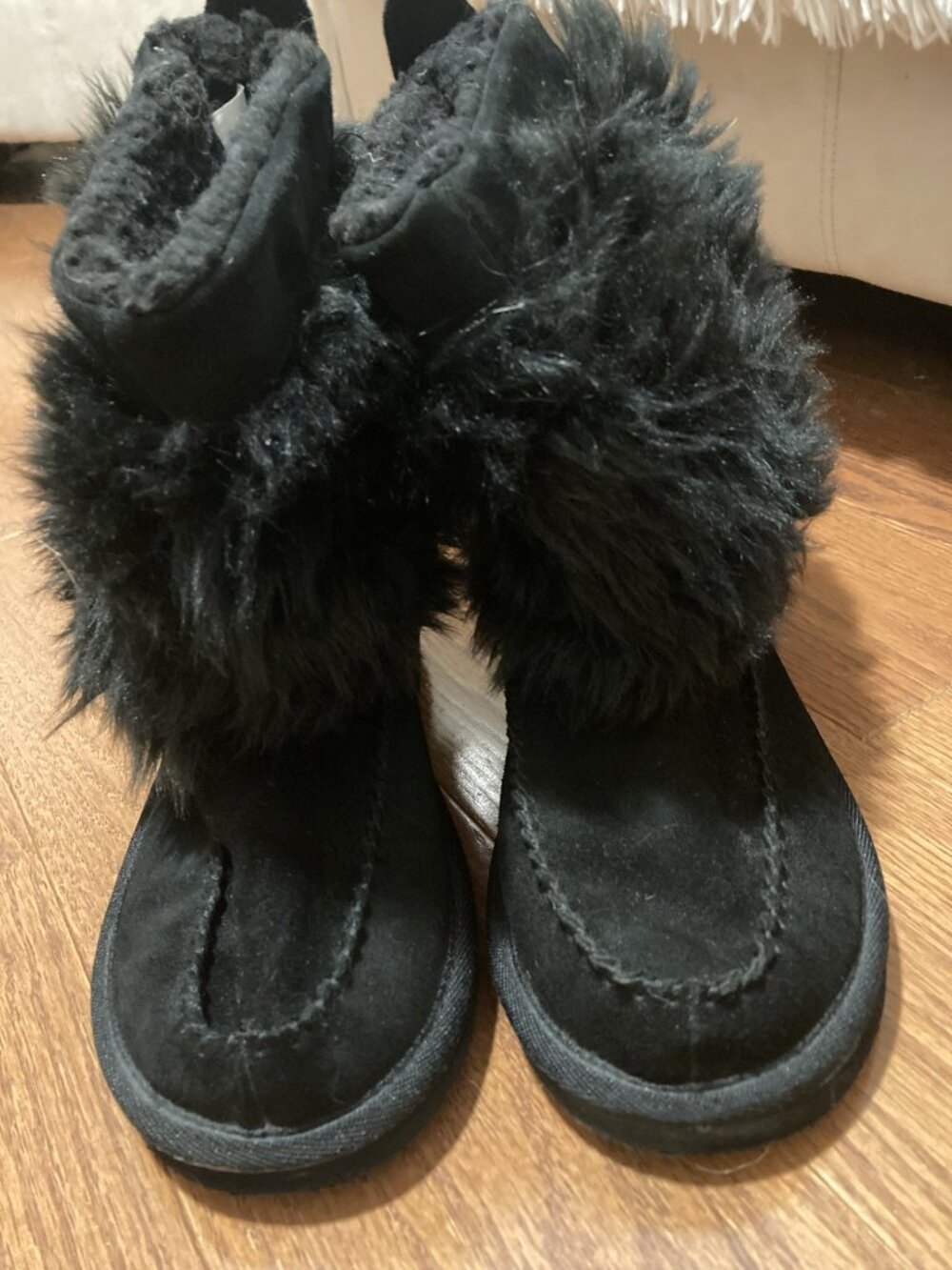 Rampage Black Furry Boots – Size 8 (Excellent Condition)